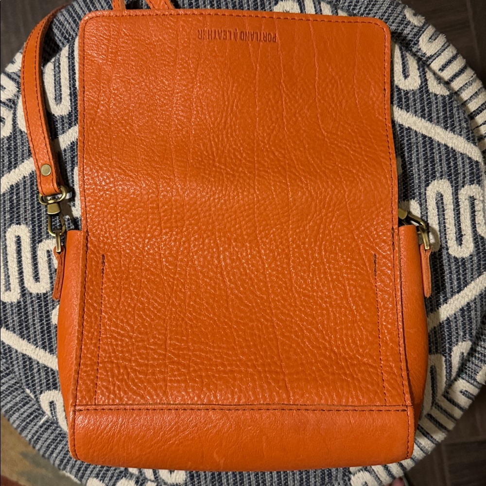 NWT Portland Leather Orange Crossbody Bag Metro - Large FREE Leather Tassel - Picture 7 of 12